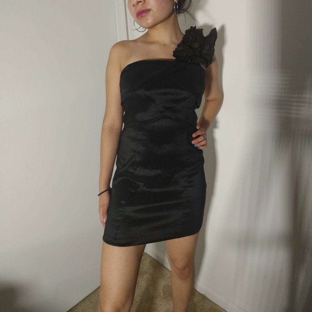 Black Dress with detail in shoulder